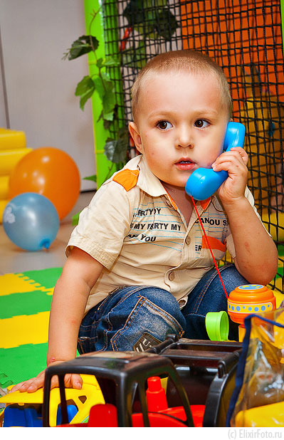 Фотосессия в игровой комнате на детском дне рождения. Фотограф Александр Веприков (Наб.Челны)