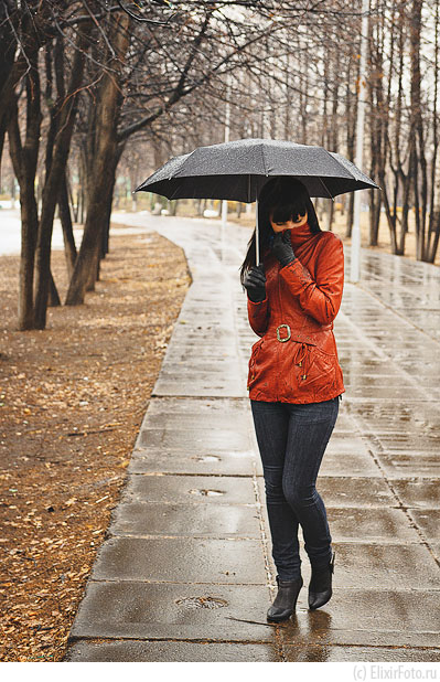 Осенняя фотосессия в Набережных Челнах под дождем зонтом. Фотограф Александр Веприков