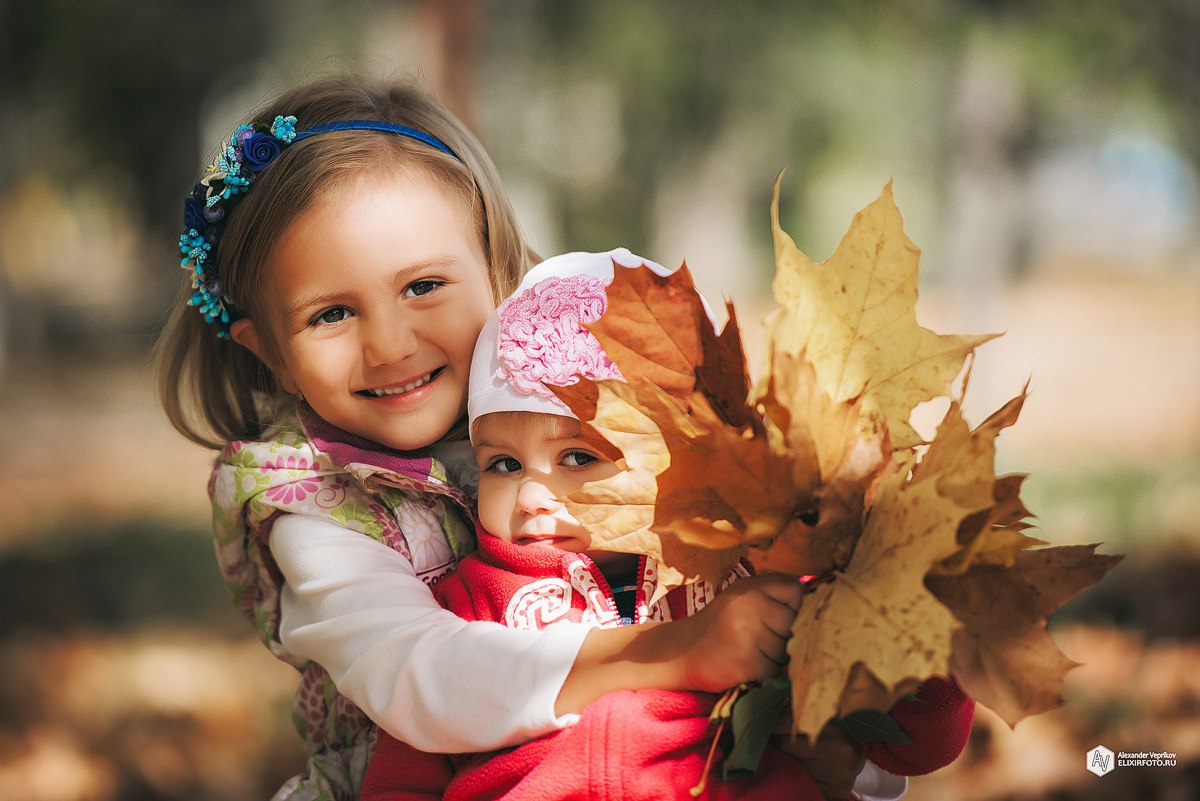 Осенний портрет детей в Набережных Челнах. Фотограф Александр Веприков